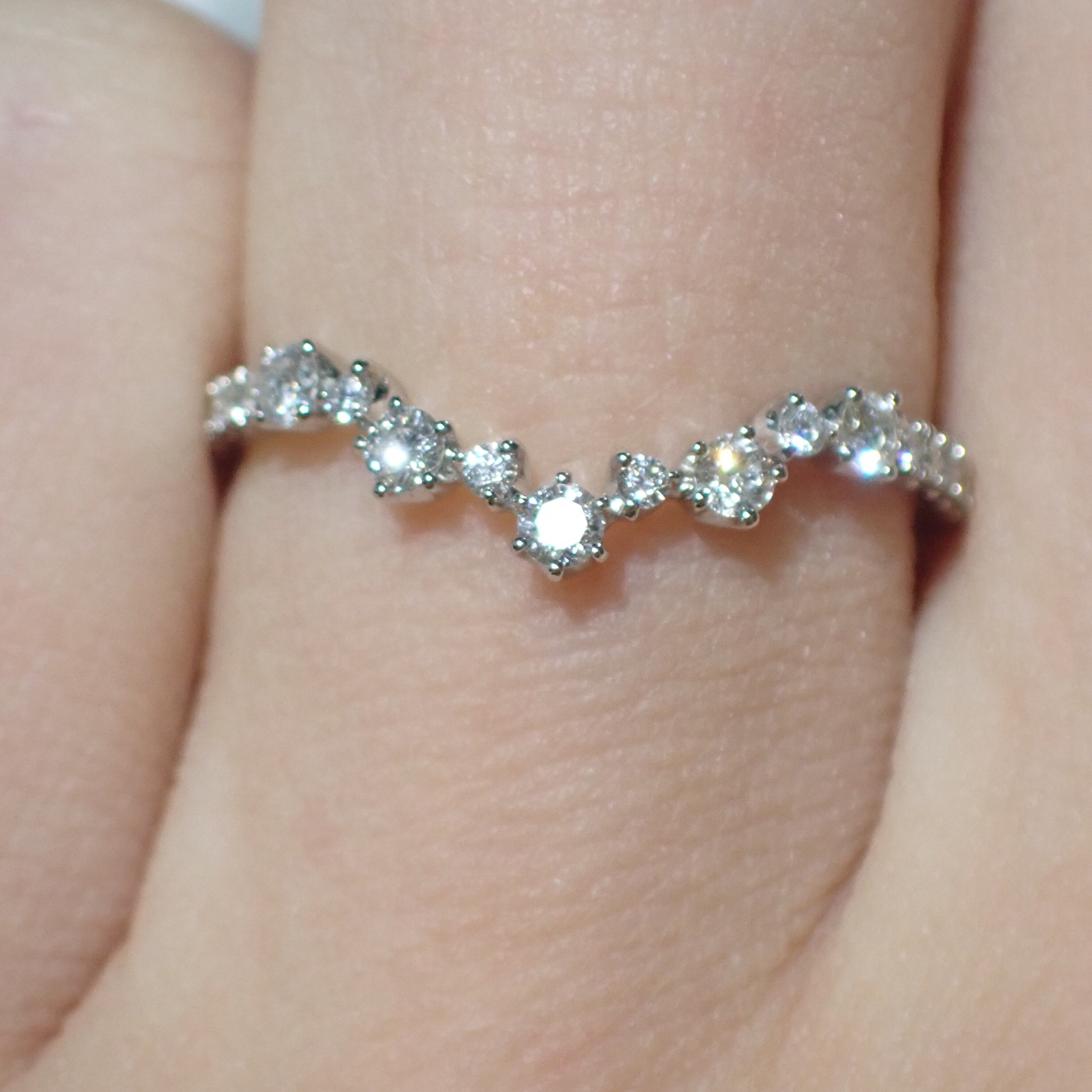 Pt900 0.116ct ダイヤモンド V字 指輪｜ファッション