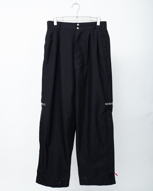 baggy silhouette GORE-TEX shell tuck trousers "black"