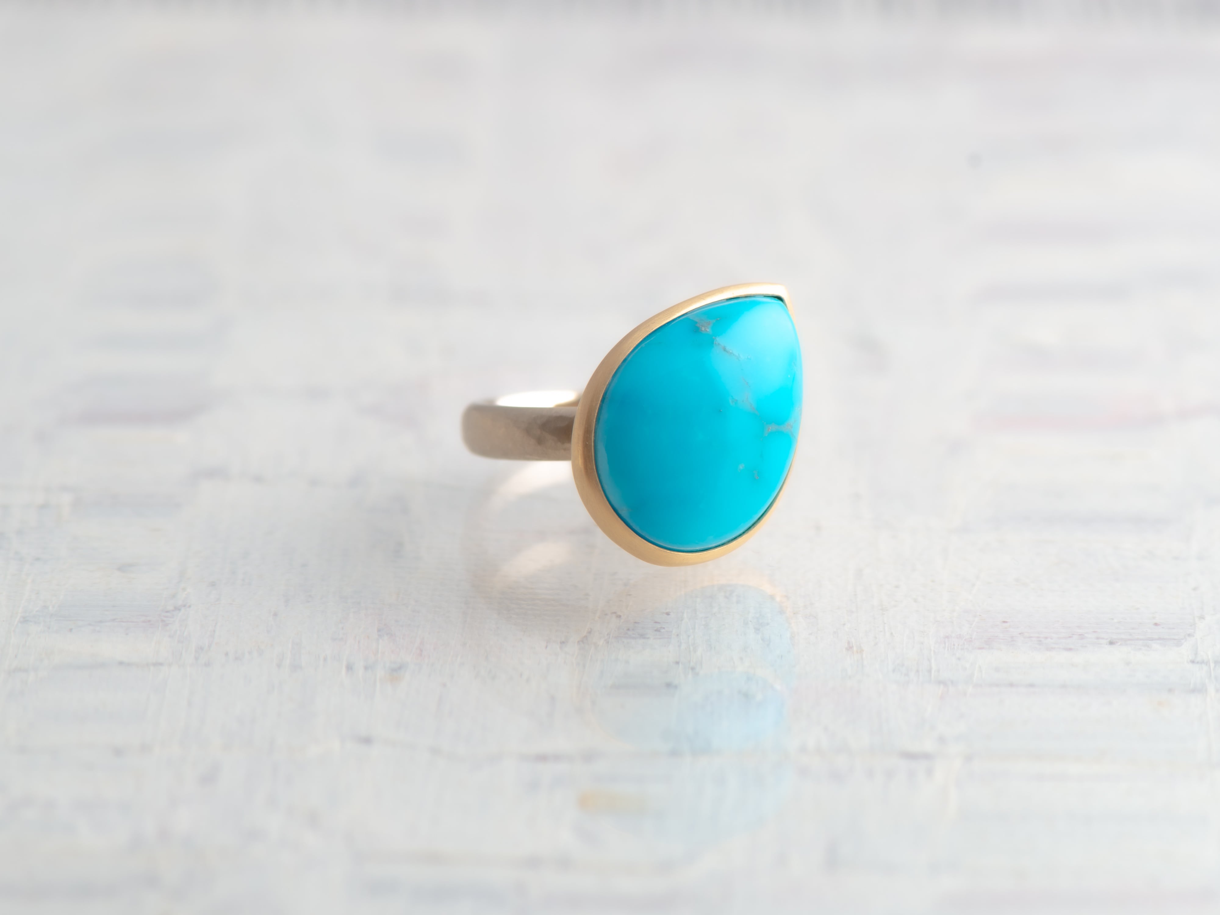 リング おおきな天然ターコイズ K18