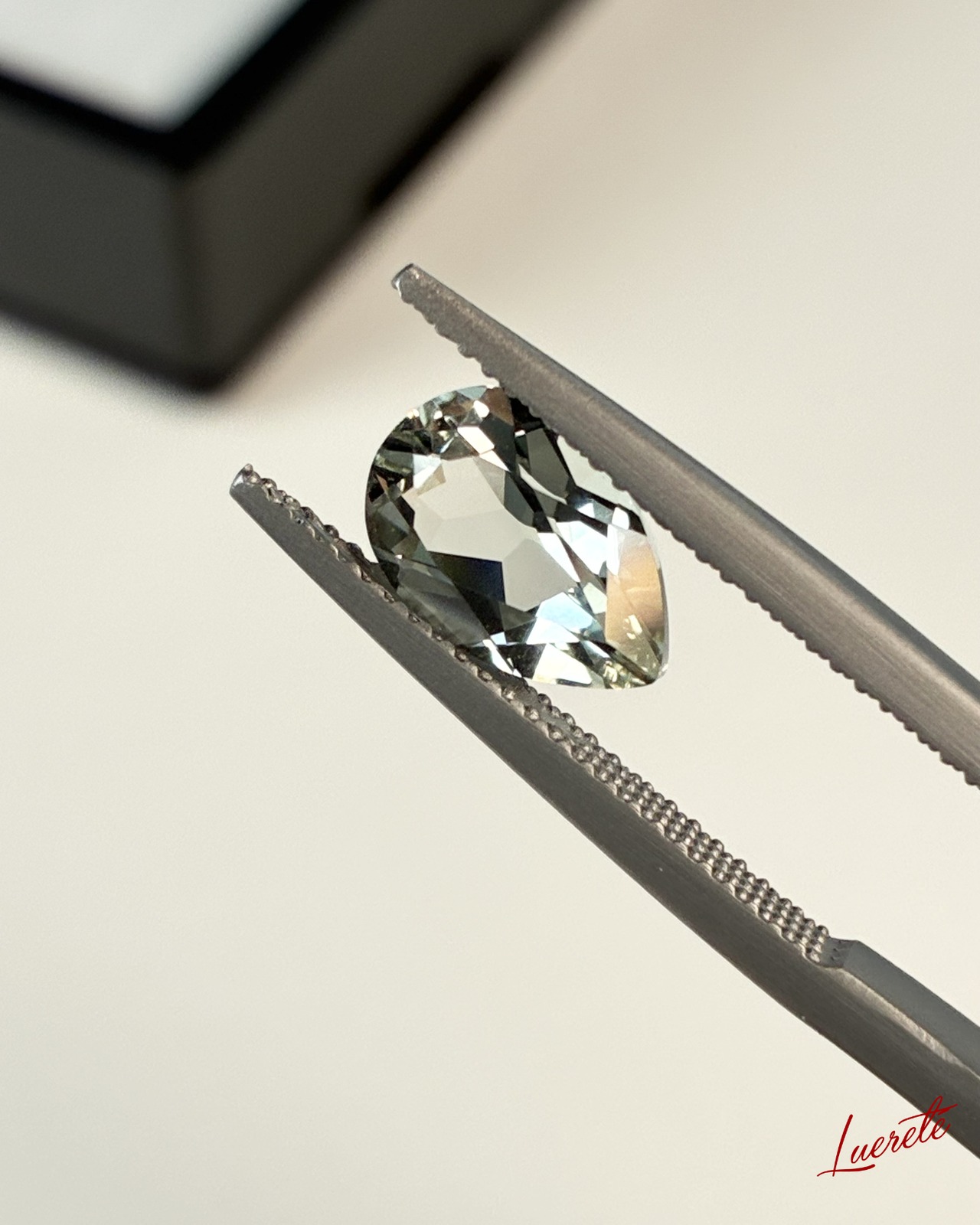 Natural Green Quartz 1.85ct Loose Gemstone 天然グリーンクオーツ 1.85ct  ルース【LE-0079】