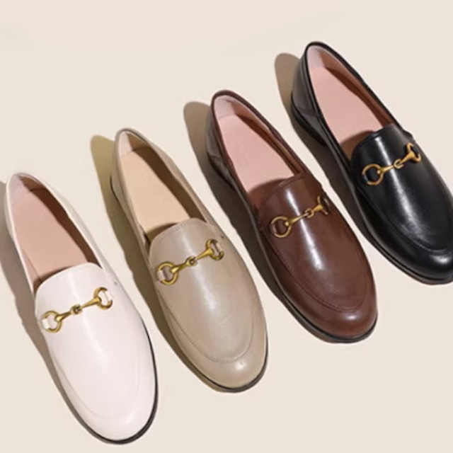 Round toe metal buckle loafers A740