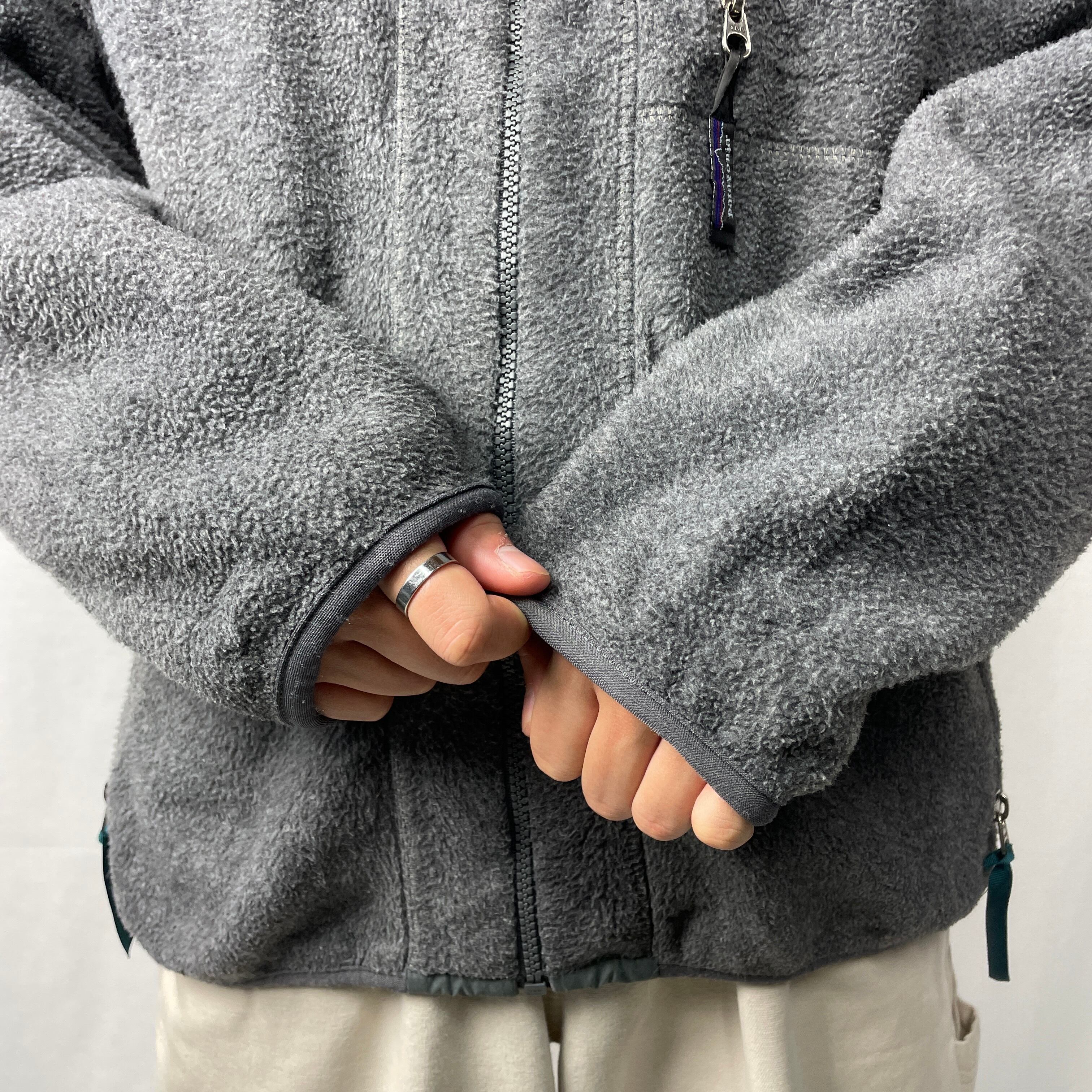 90年代 USA製 patagonia パタゴニア シンチラジャケット フルジップ メンズM 古着 90s VINTAGE ヴィンテージ  フリースジャケット フルジップ アウトドア グレー【フリースジャケット】/グレー | cave 古着屋【公式】古着通販サイト