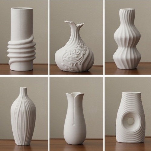 唐草模様花瓶 和風花瓶 白い花瓶 セラミック花瓶 伝統模様花瓶 アート花瓶 デザイン花瓶 インテリア花瓶 おしゃれ花瓶 陶器花瓶 エレガント花瓶 クラシック花瓶