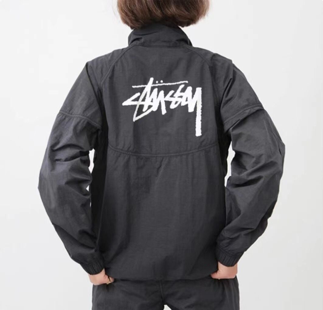 【BTSジョングク着用】ナイキ ステューシー NIKE × STUSSY WINDRUNNER CT4310-045 ナイロンジャケット コラボ  ハーフジップ男女兼用コート | DK大黒通販店 powered by BASE