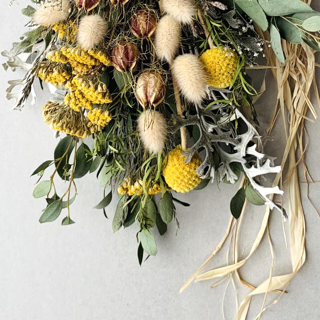 ニゲラとクラスペディアのドライフラワースワッグ | Pay ID 