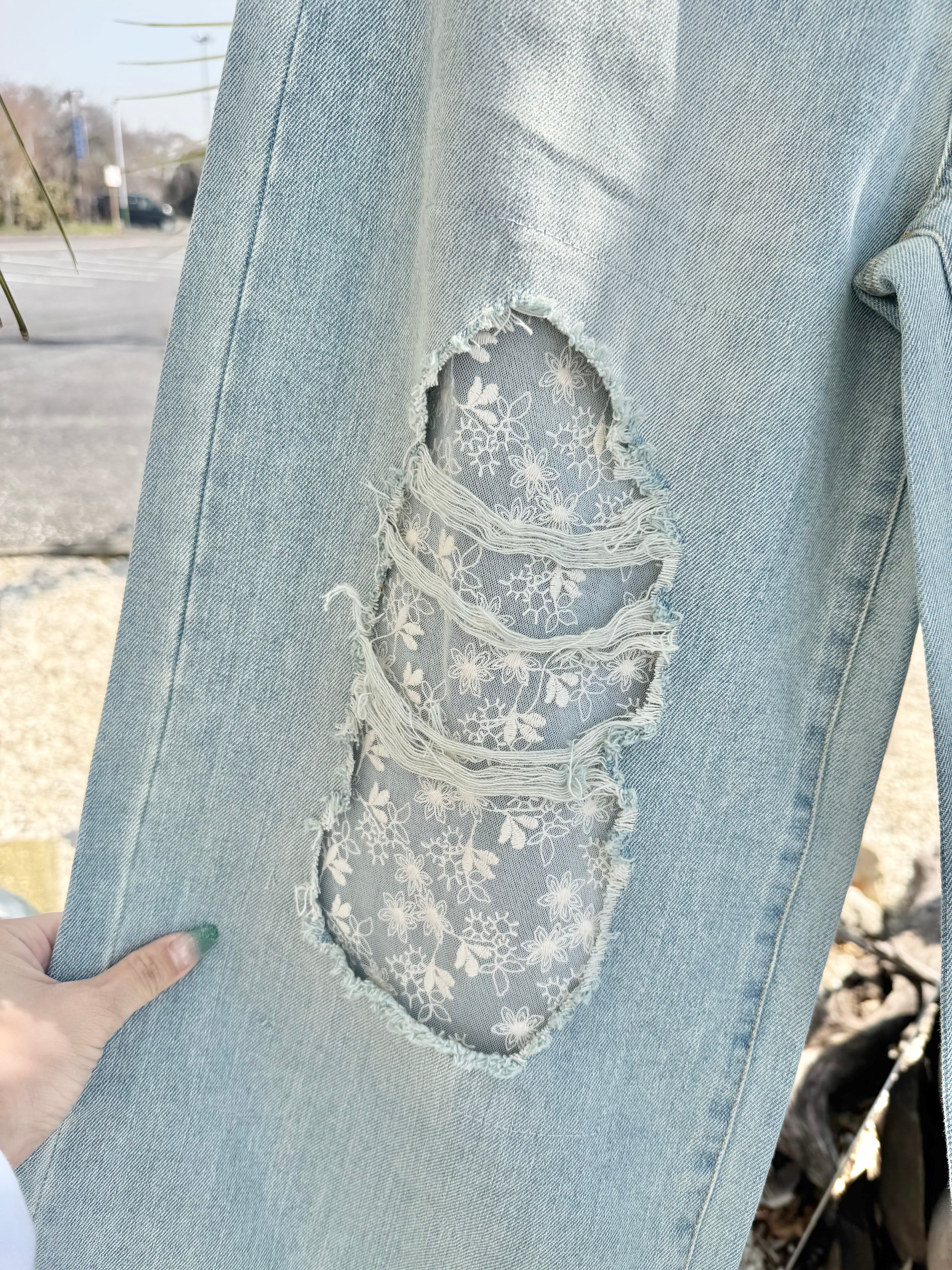 【レディース】レースダメージデニム ¥9,600(10,560)