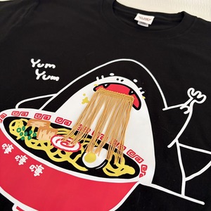 【KIDS 150サイズ】　I LOVE RAMEN!!! – SLURP SHARK 叫べ！ラーメン愛！！ 大人気！【ラーメン大好き!!】 サメTシャツ　 フリンジ刺繍ラーメン麺 シャークT