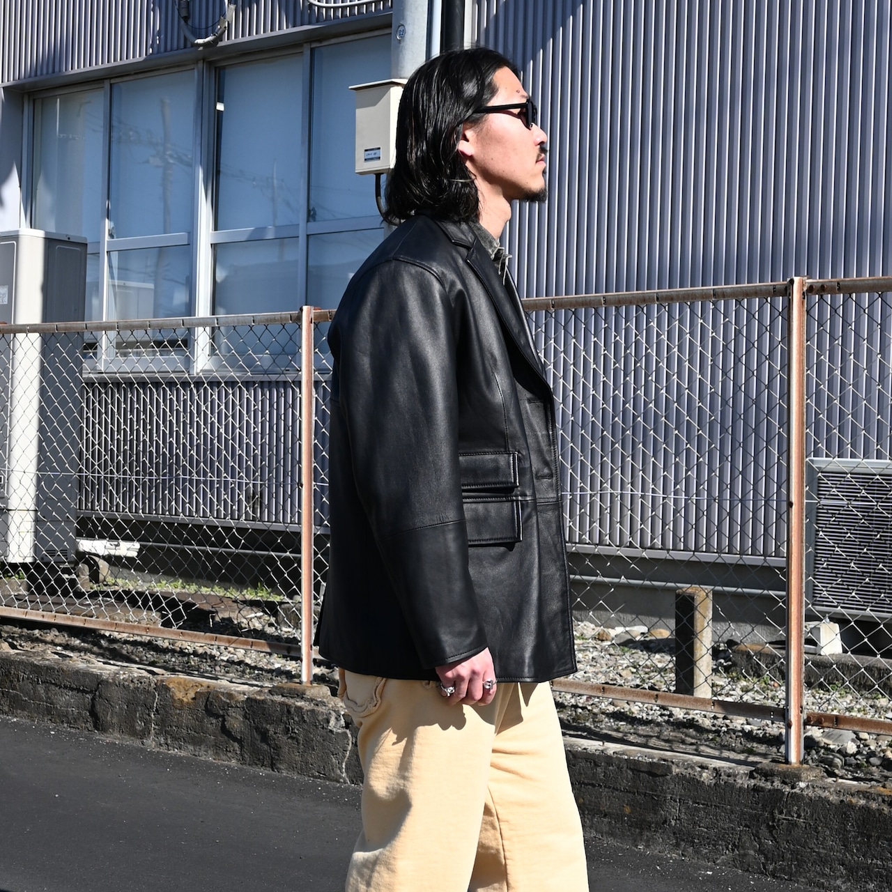 CCU(シーシーユー)のDOUBLE BREASTED JKT、インテリムデニムジャケットコーディネート