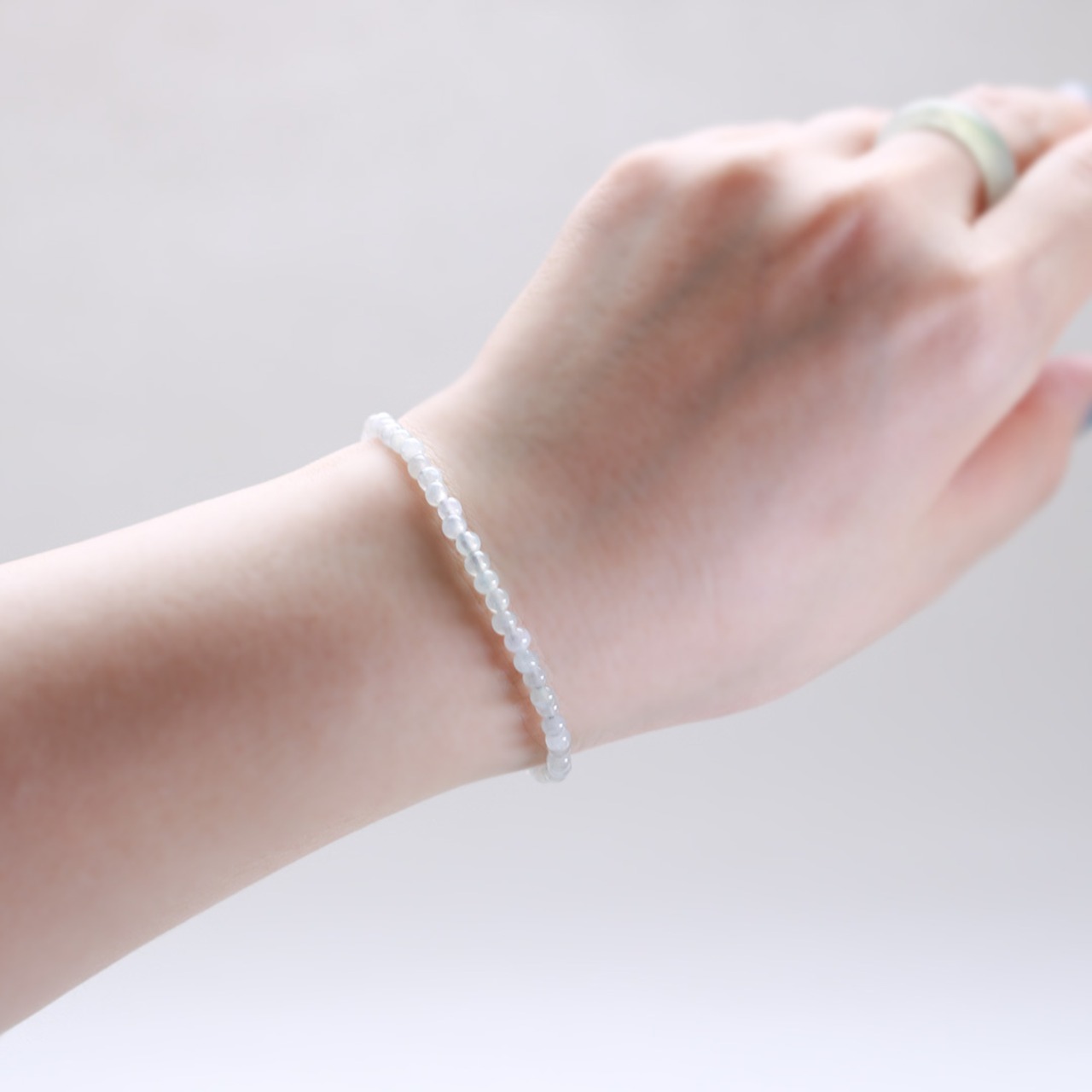 上質な透き通る氷翡翠を一粒一粒集めたブレスレット！ K10 ice  A貨翡翠 jd_br1078