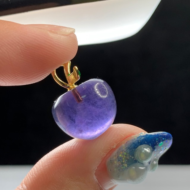 2.フローライトりんご・ペンダントトップ