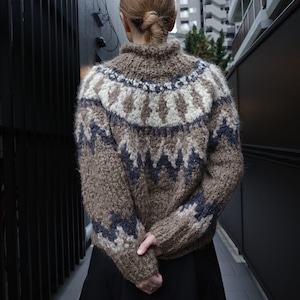 unfil(アンフィル) cashmere blend hand-knit sweater taupe