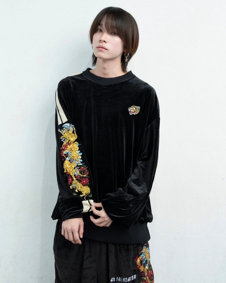 Tiger track sweat/Black | チュウカタベタイ Tiger track sweat/Black | チュウカタベタイ