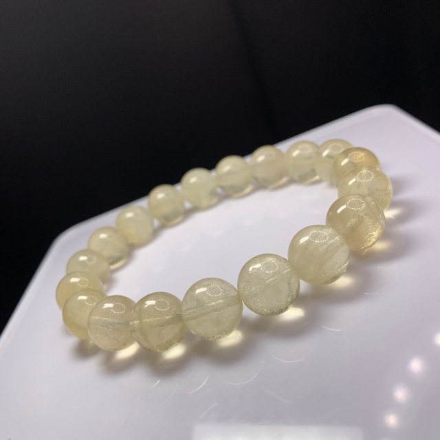 1.ミルキーイエローフローライトブレスレット