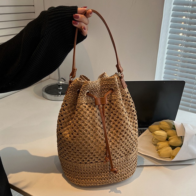 バッグ レディース カバン かばん 鞄 レディースバッグ ショルダーバッグ かごバッグ ストローバッグ ハンドバッグ 2way 肩掛け 手持ち かわいい 大人可愛い カジュアル おしゃれ お洒落 レトロ こなれ感 ラフ ラブリー ガーリー 10代 20代 30代 通勤 OL 学生 通学 ママ デート お出かけ 休日 リゾート 旅行 海 デイリー 普段使い 韓国 韓国系 送料無料 ファッション コーデ スタイル プレゼント ギフト トレンド 流行 インスタ映え 春 夏 カーキ オフホワイト