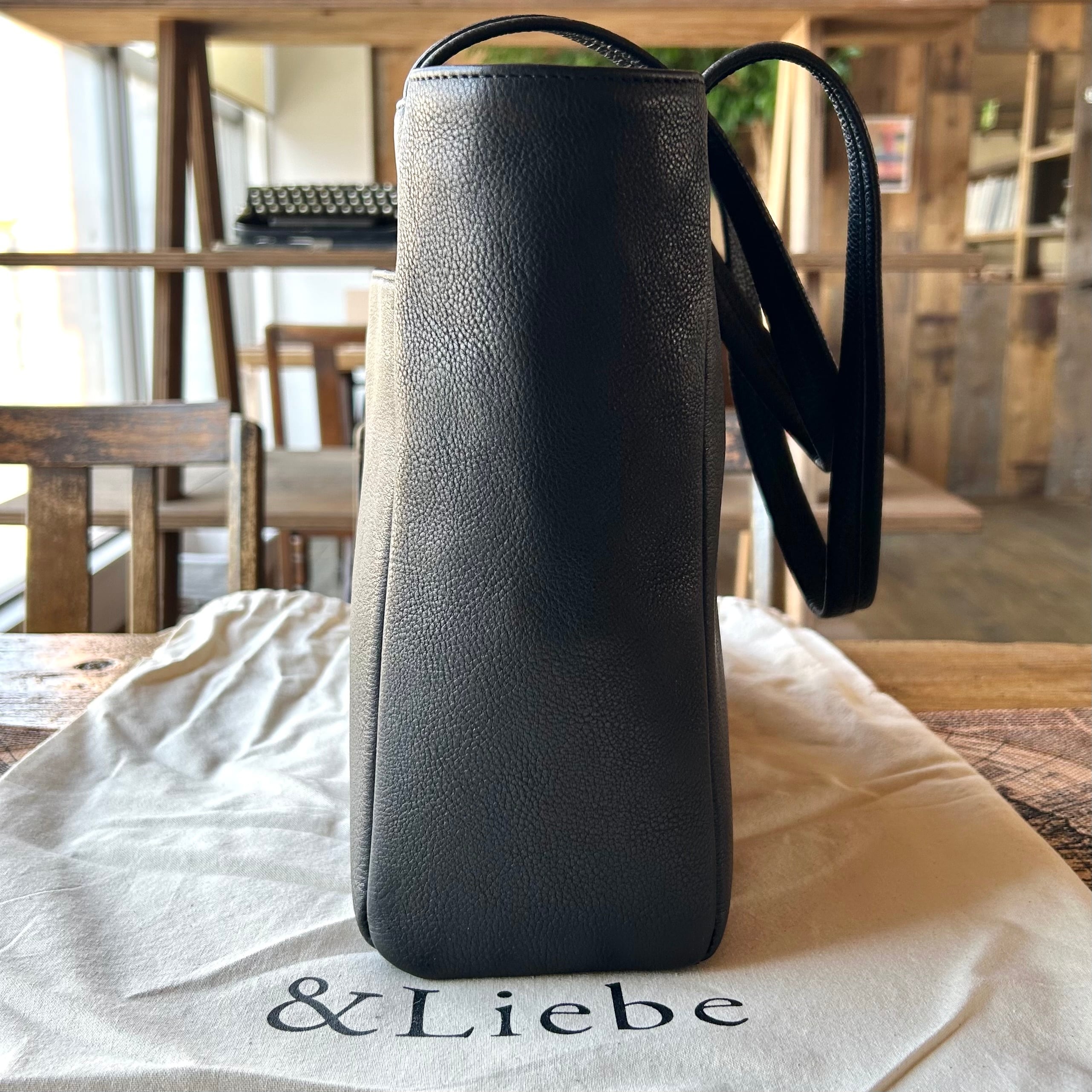 BUNGU TOTE 文具好きのトートバッグ　&Liebe 黒 ＆Liebe「BUNGU TOTE～文具好きのトートバッグ～」 | ペンネジューク