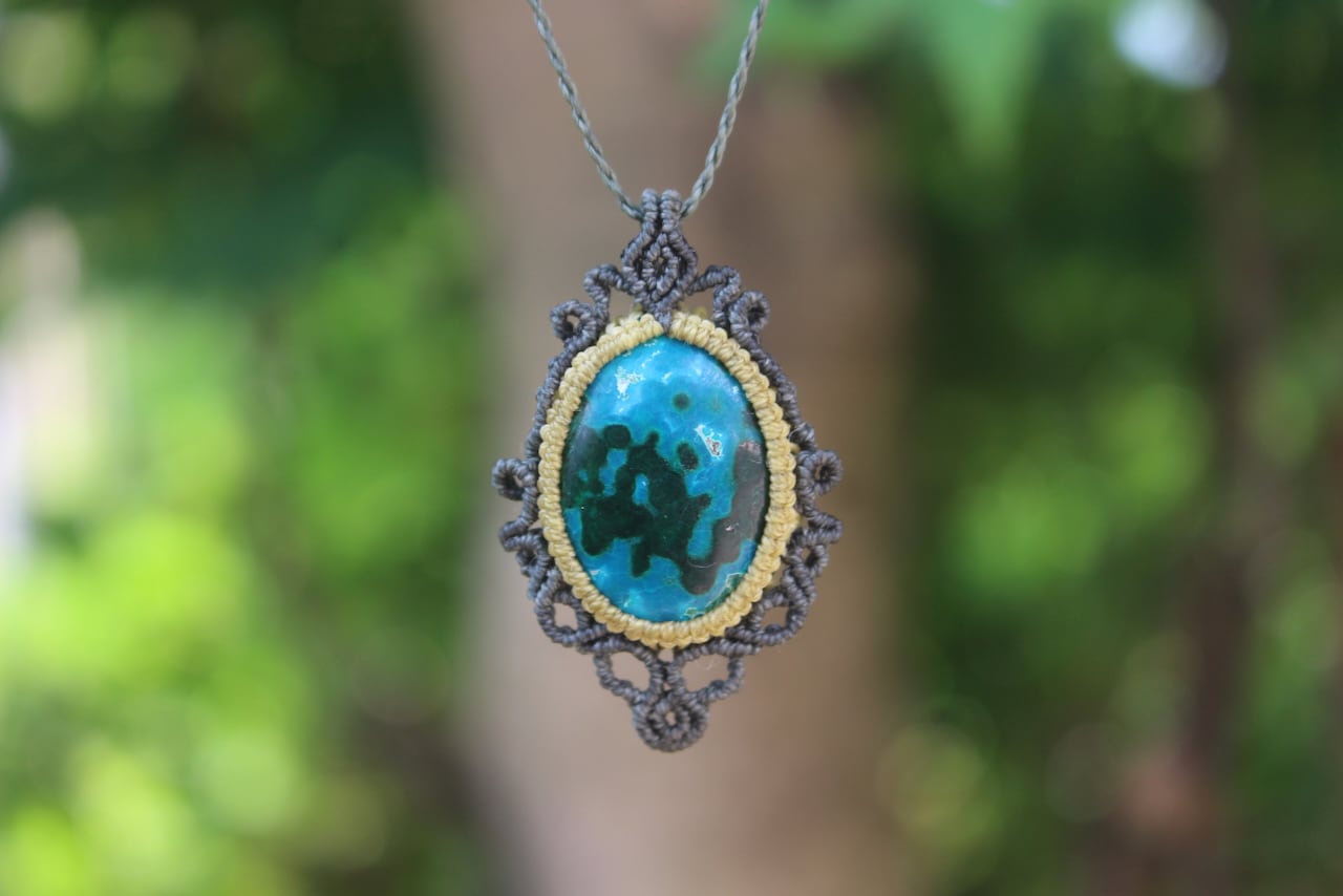 Chrysocolla malachite micro macrame pendant