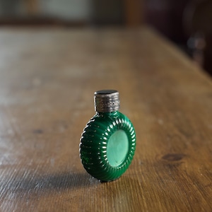 Malachite Perfume Bottle/ マラカイト 香水瓶〈 チェコガラス・オブジェ・ディスプレイ・アンティーク・ヴィンテージ 〉