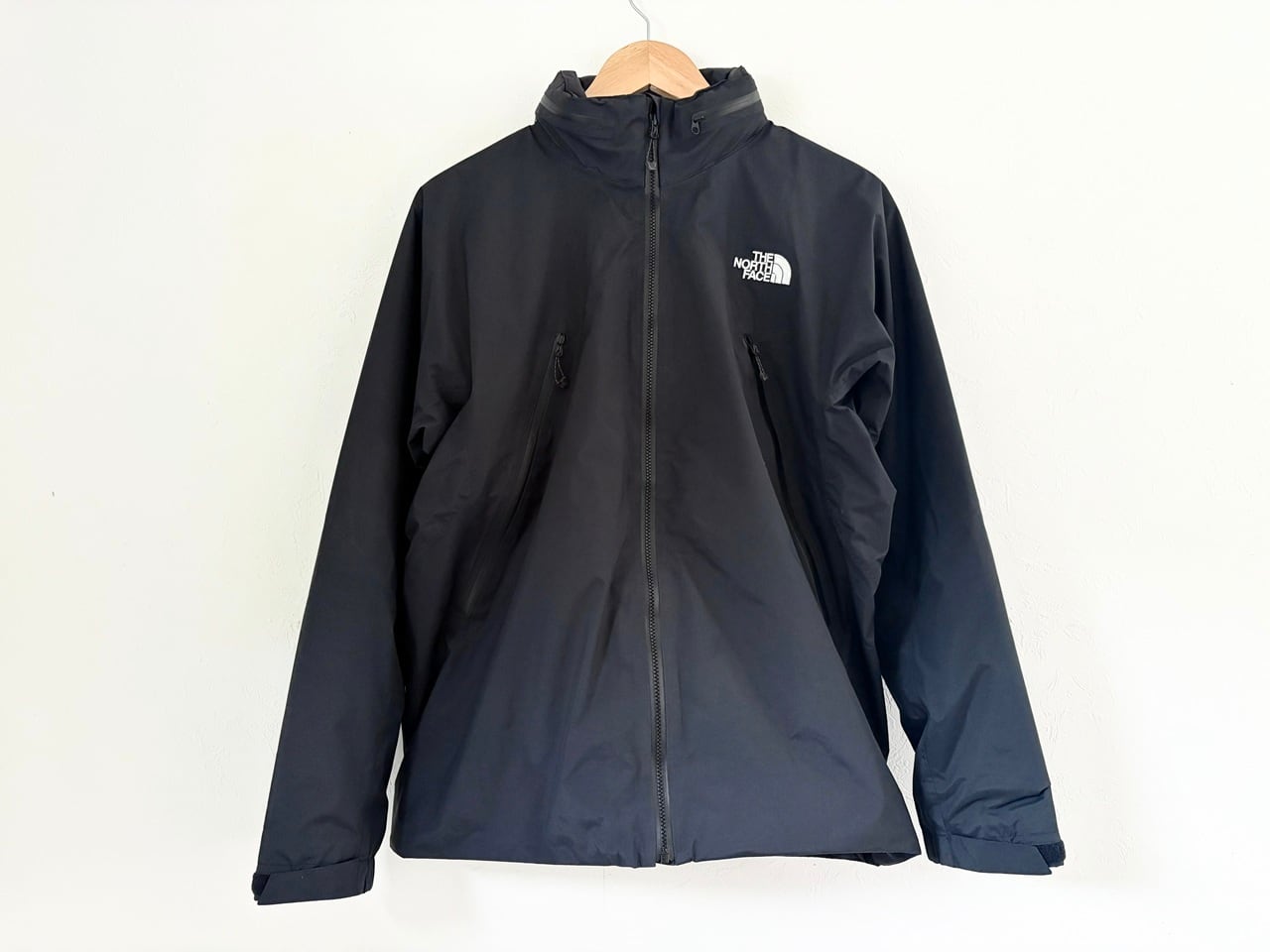 THE NORTH FACE Waterproof Insulated Jacket BLACK