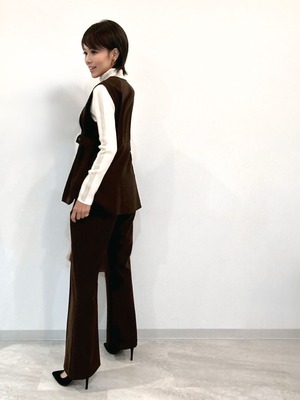 Vカットストレッチベスト