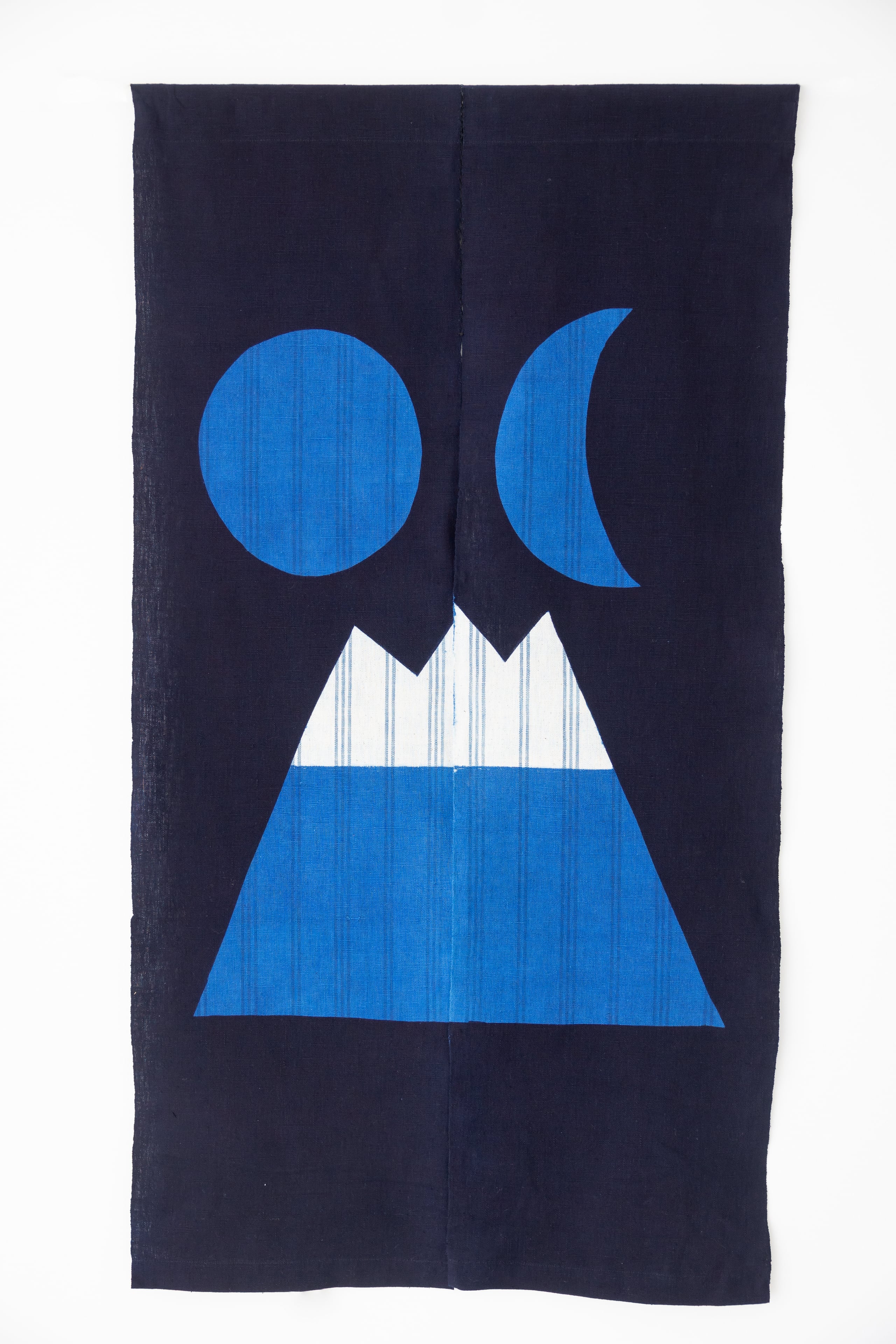 山内武志 型染め暖簾 縞布 山月日（大） 紺×青×白 | 木ままや
