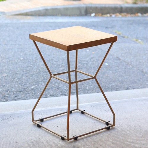 【インテリア】天然木のスツール