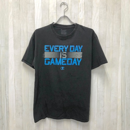 古着 送料無料 フロントプリントEveryday is GamedayロゴチャンピオンTシャツ