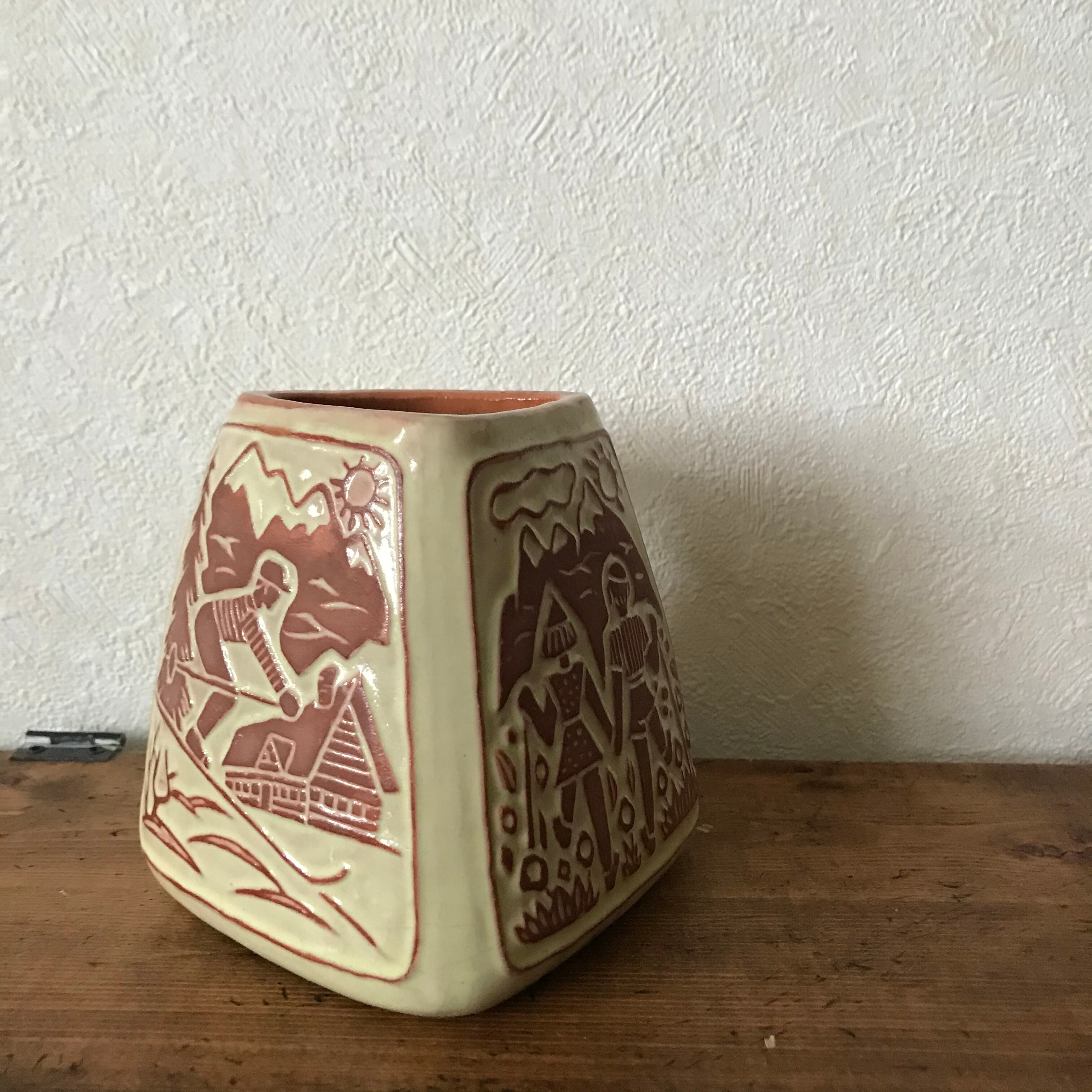 山のある景色の器