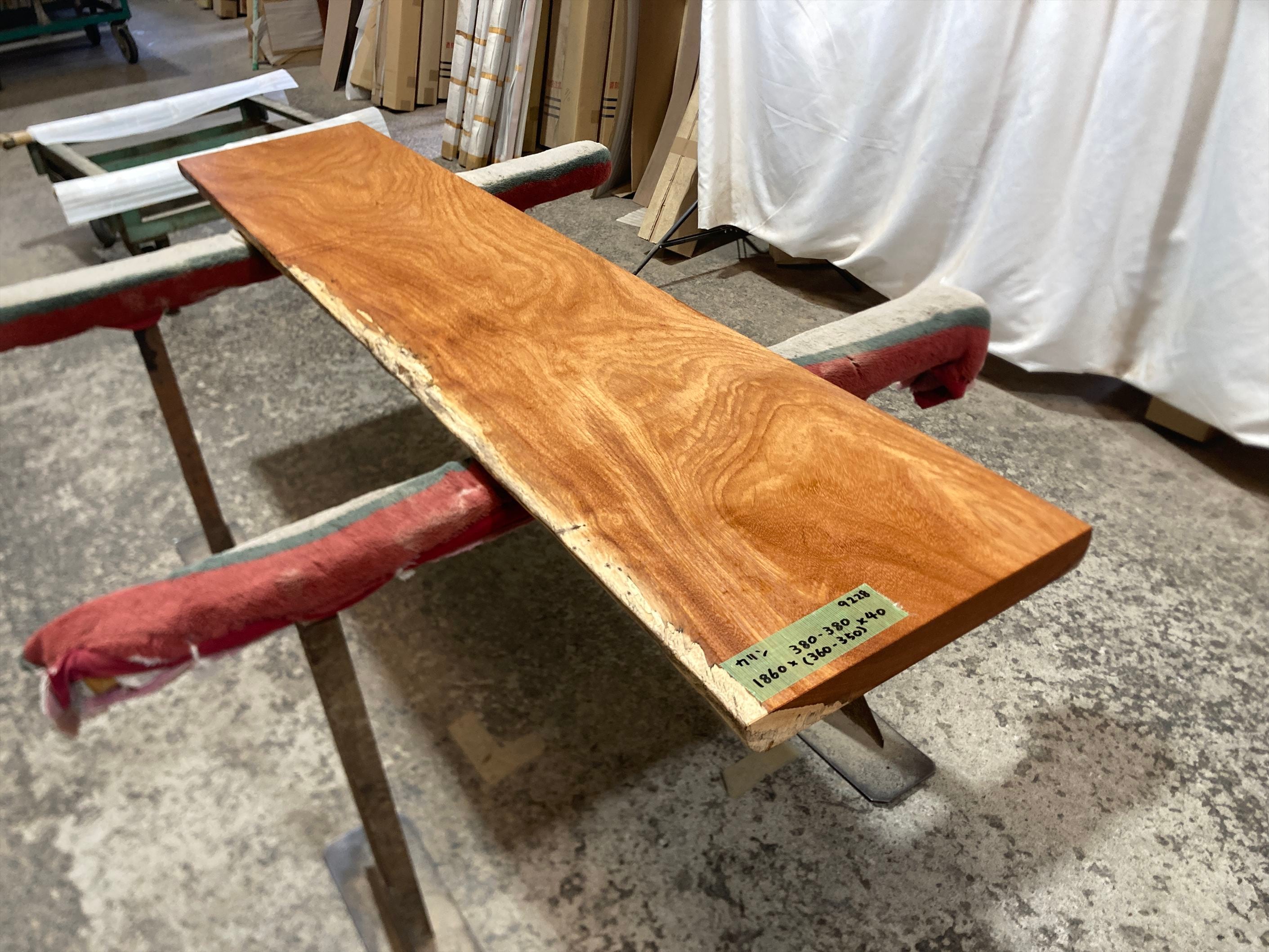 本花林9228 一枚板無垢 乾燥材 1860x380‐380x40mm センターテーブル ローテーブル カウンター 棚 テレビ台 花台 DIY 窓台 台