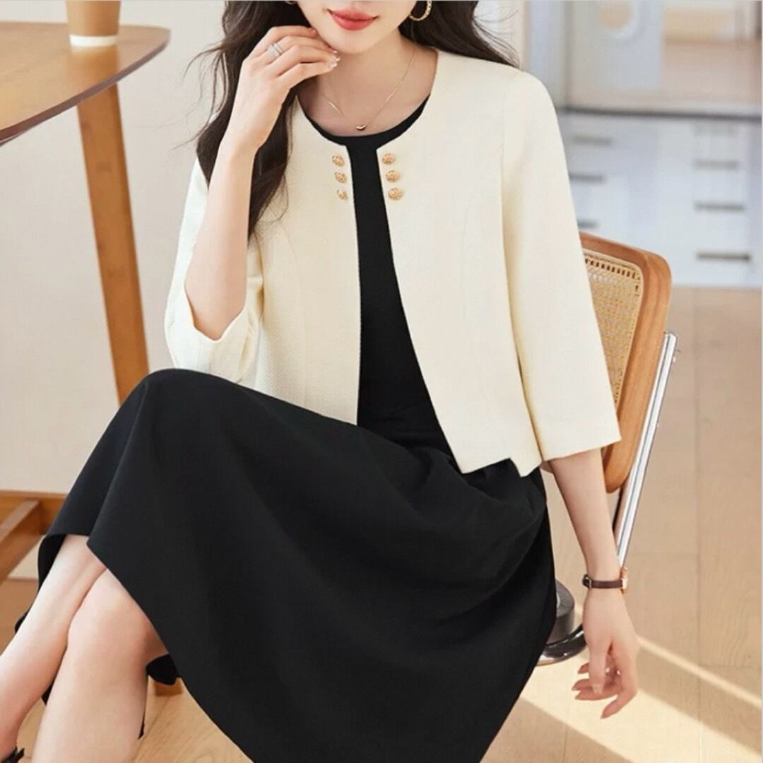 three quarter gold button sleeve jacket 00008