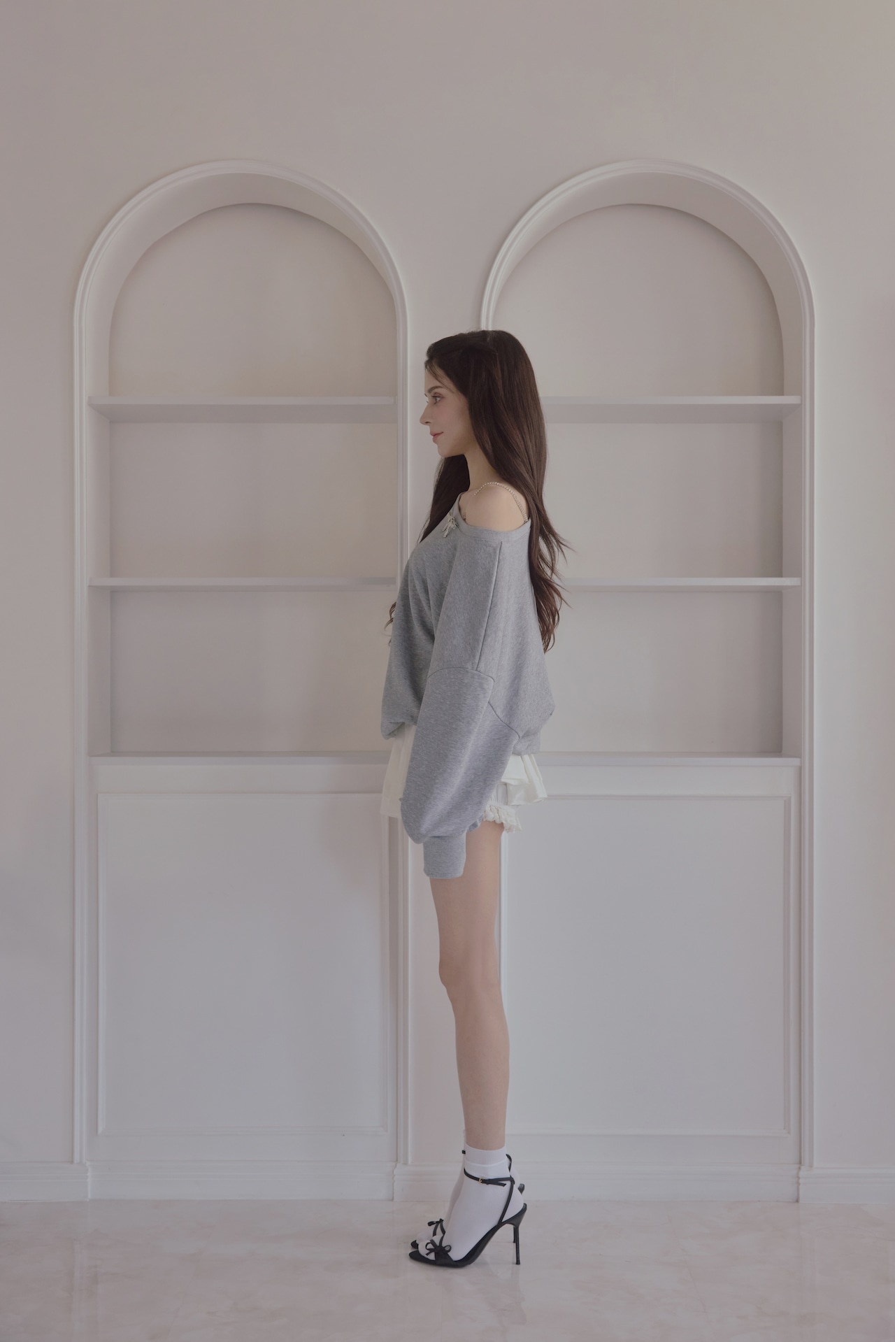 One-shoulder ribbon tops