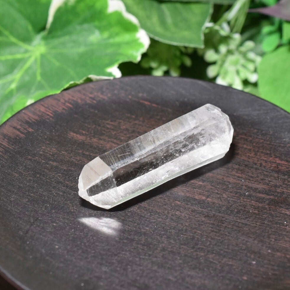 水晶 ポイント インド・マニカラン産 HQG13 | PAY ID