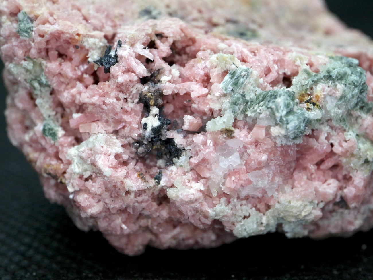 ピンク翡翠 桃簾石 糸魚川 宮崎海岸