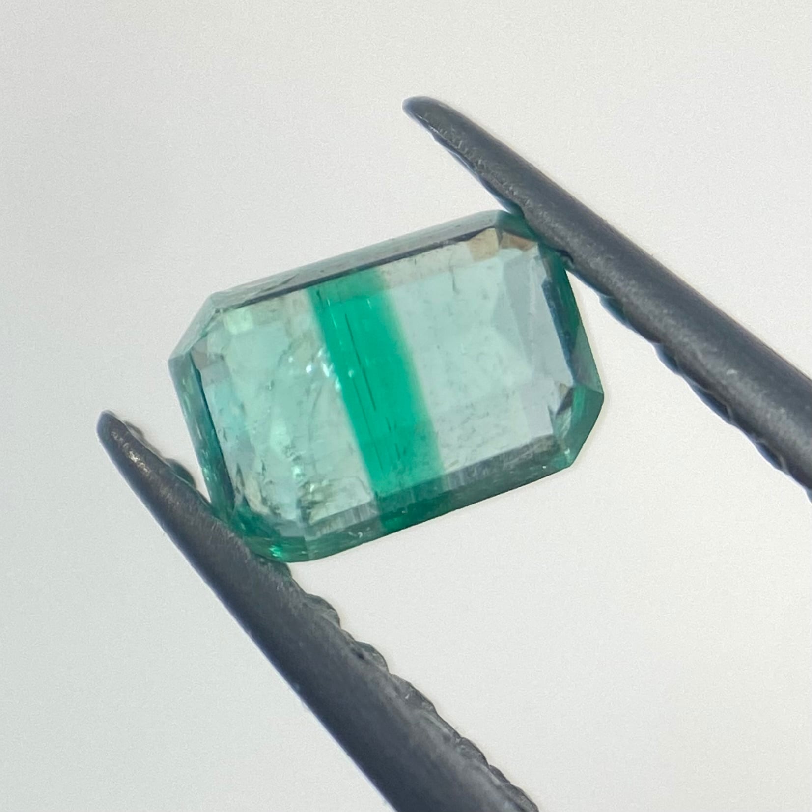 レアなバイカラーエメラルド