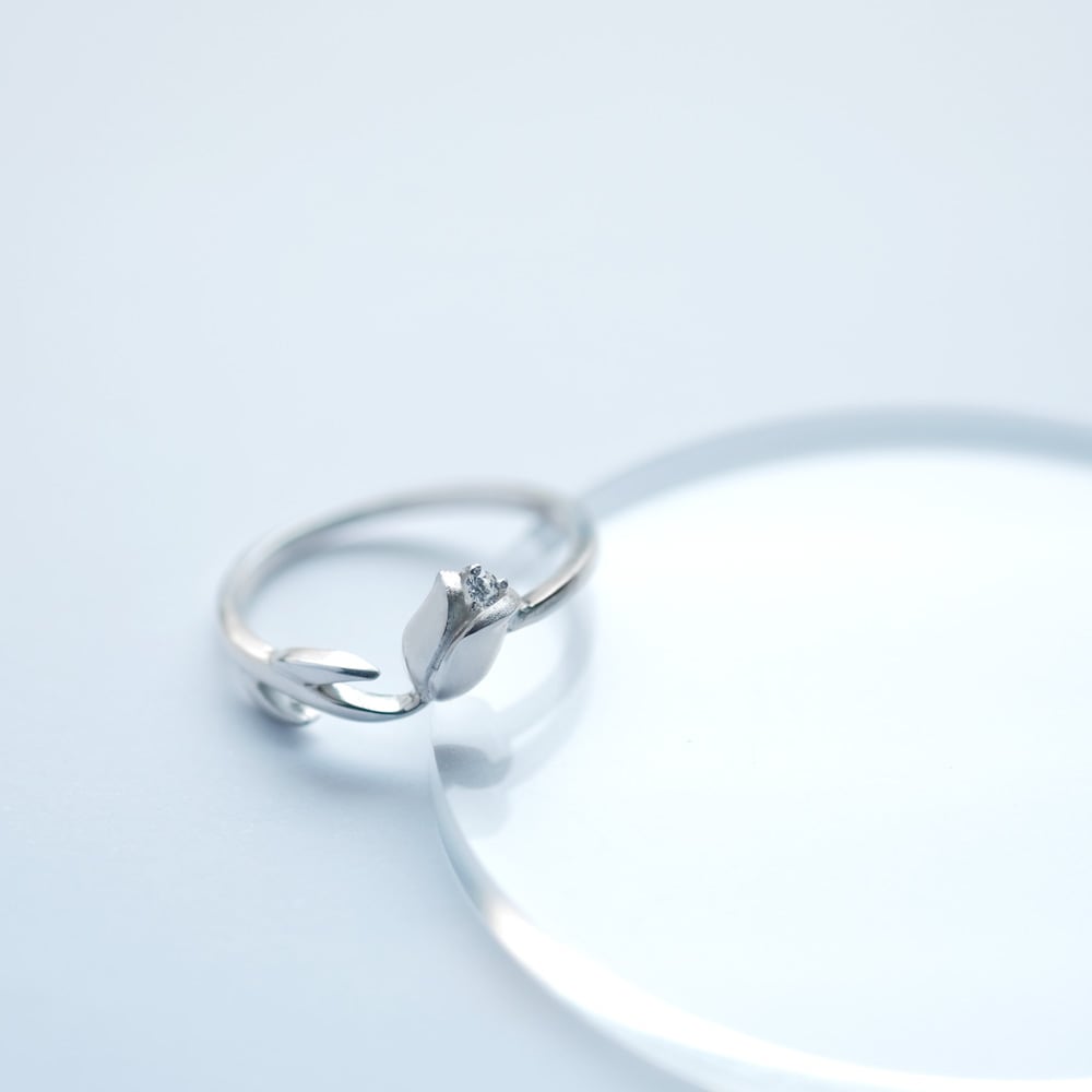 ホワイト チューリップ リング シルバー925 | クラウドジュエリー