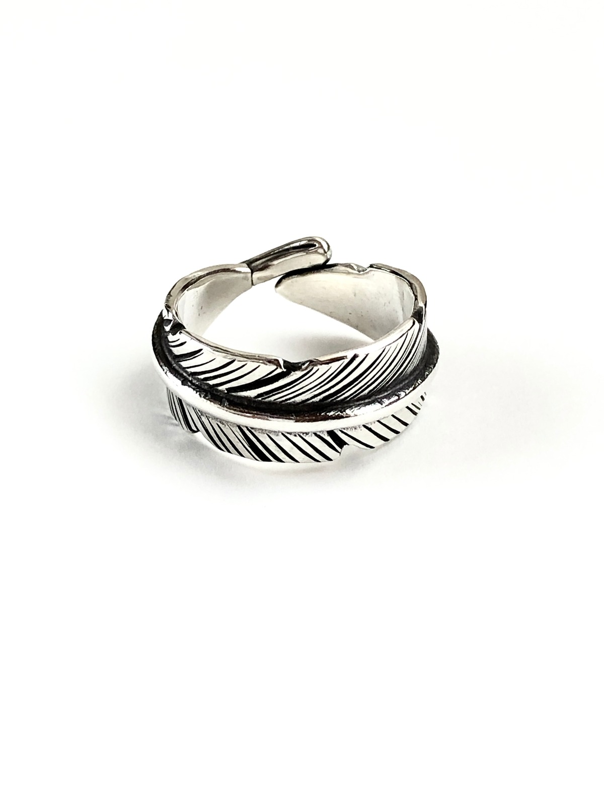FEATHER RING M／BELIEVEINMIRACLE フェザーリング エム ビリーブイン 