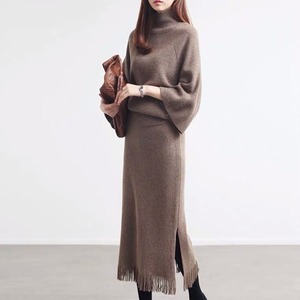 ハイネックニットトップス＋スリットスカート セットアップ