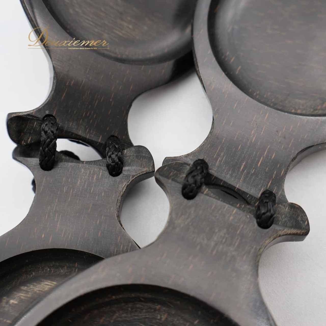 フラメンコ 小物 パリージョ カスタネット CASTANUELAS DEL SUR 楽器 小道具 ペア 両手 模様 黒 水色 白 ケース ケース付き 練習 レッスン ステージ イベント 艶 光沢 パフォーマンス 柄 おしゃれ ブルー系 ホワイト系