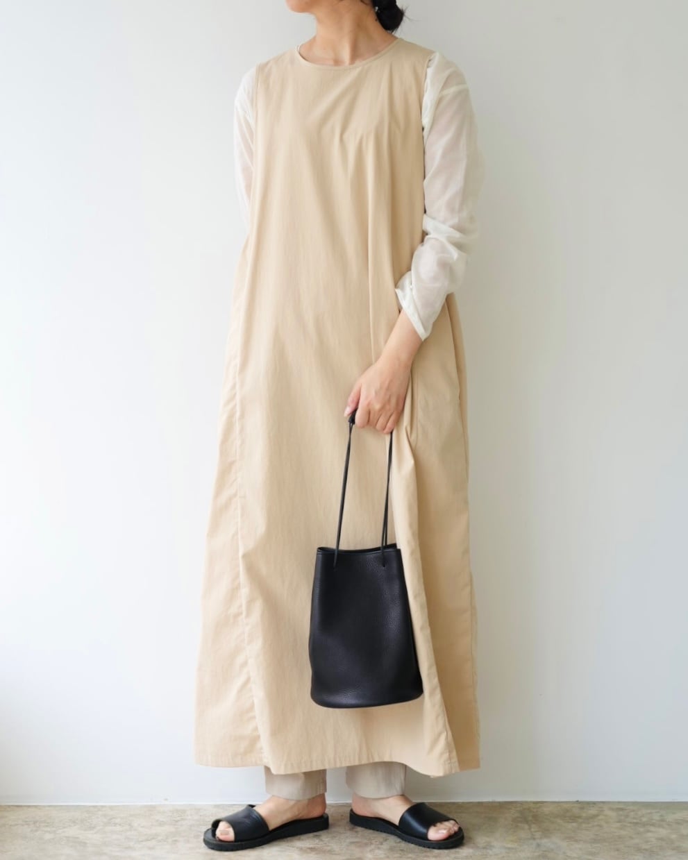 Yoli シンプルスリーブレスワンピース | Vie