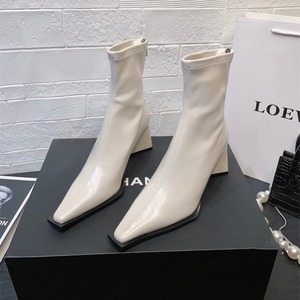 レザーハイヒールショートブーツ　30825