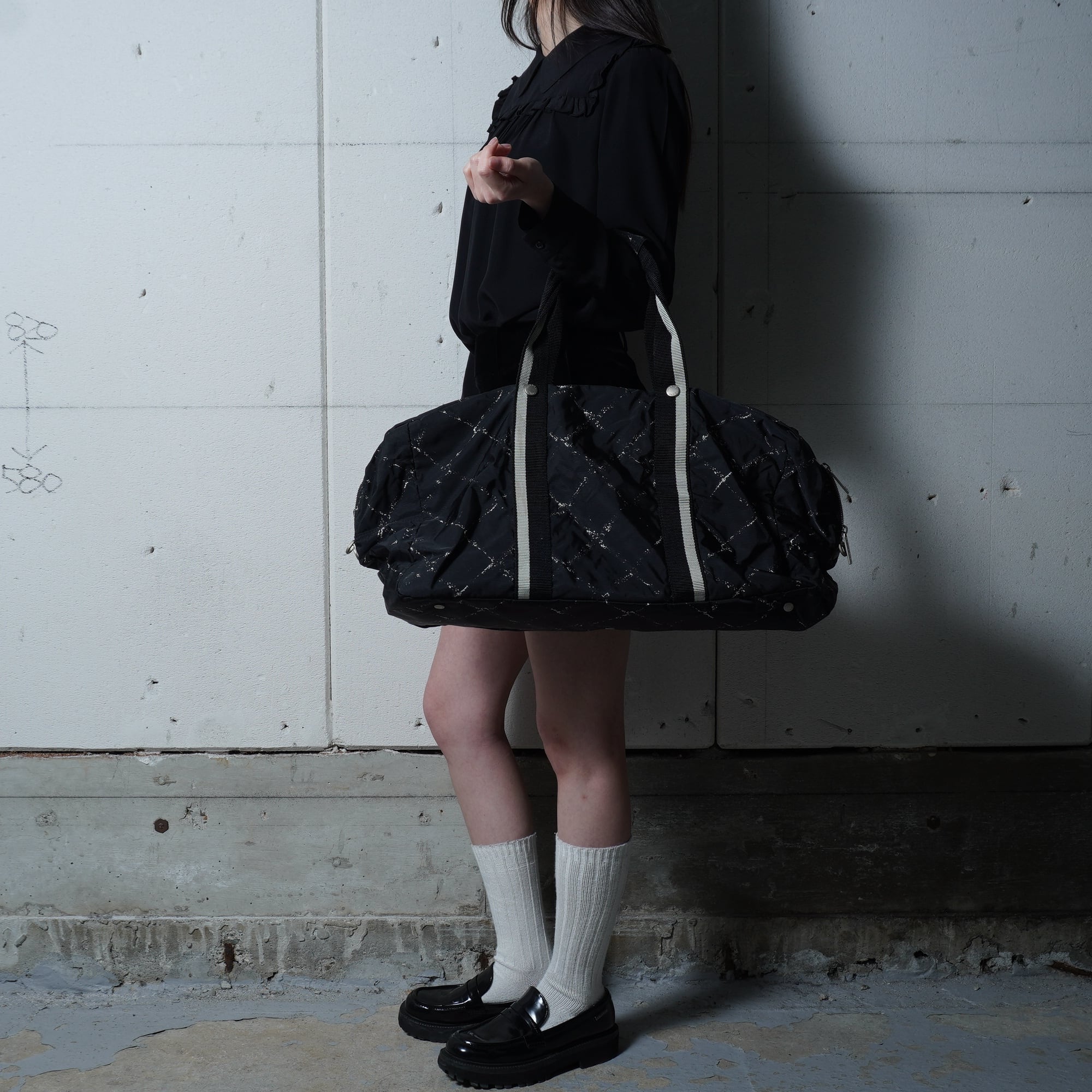 CHANEL】シャネル 旧トラベルラインキルティングパターンナイロン