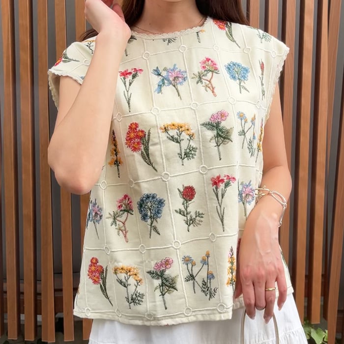 SO54）【7月上旬～7月下旬】2WAYフラワー刺繍プルオーバー