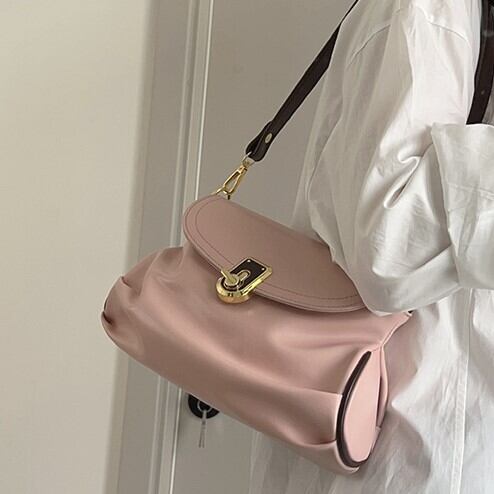 バッグ レディース ショルダーバッグ 肩掛けバッグ 肩掛け ショルダー 肩かけ レディースバッグ PU かわいい 大人可愛い きれいめ シンプル カジュアル 上品 清楚 フェミニン シック おしゃれ 綺麗 お嬢様 おとな ナチュラル こなれ感 ラフ ラブリー キュート ガーリー 抜け感 無地 OL 通勤 学生 通学 デート お出かけ 女子会 休日 パーティー イベント リゾート 旅行 散歩 小さめ ホワイト ブラック ピンク オールシーズン 10代 20代 30代 40代 韓国 韓国系 普段使い 送料無料