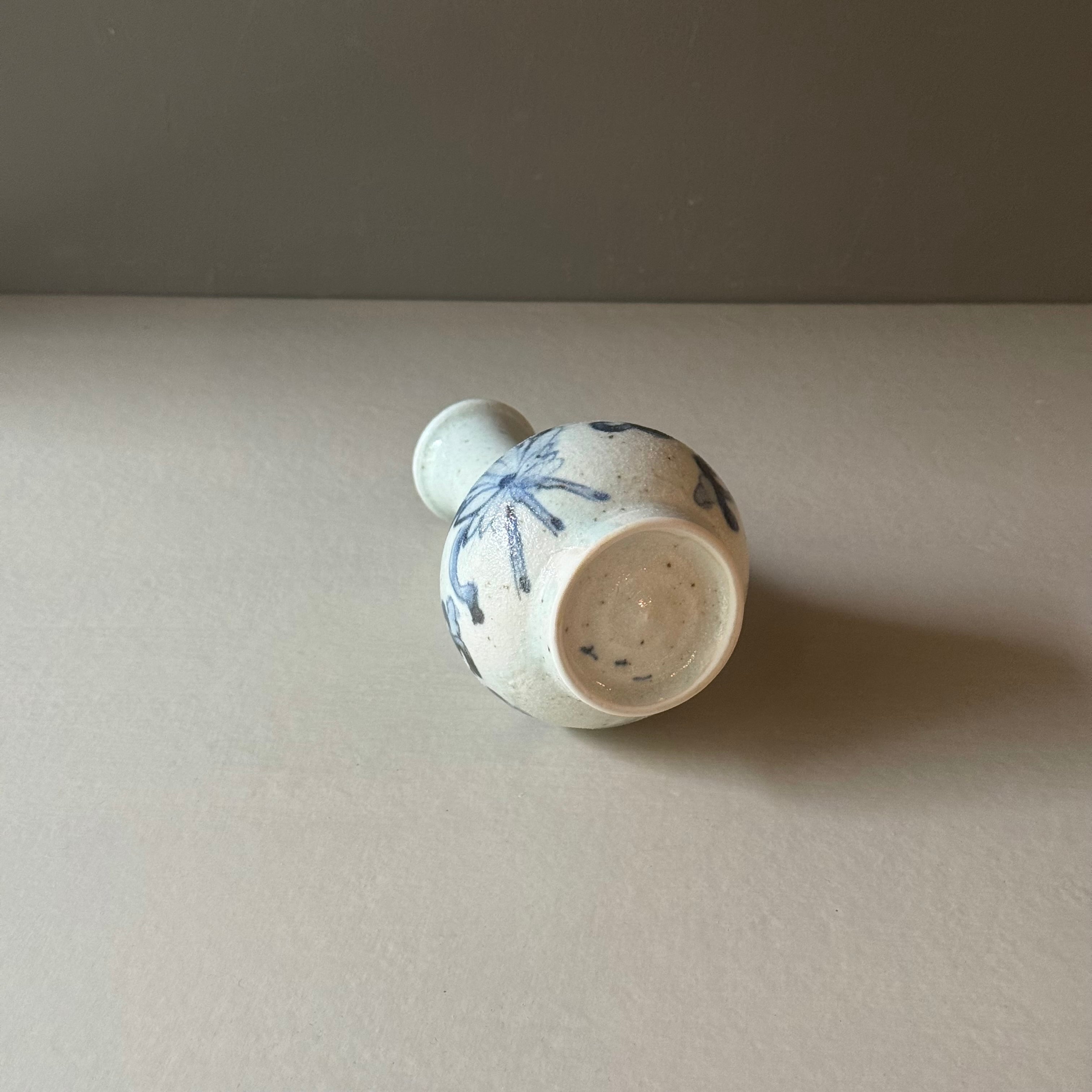 吉田崇昭 染付菊唐草文花器 | gallery 一白