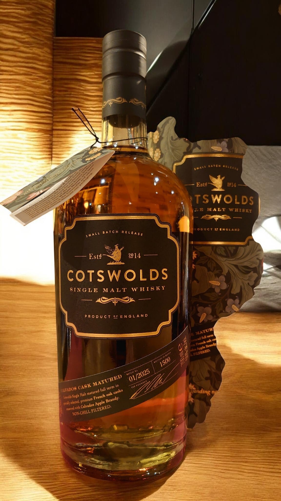 お酒の販売専門店「リカーライブラリー」