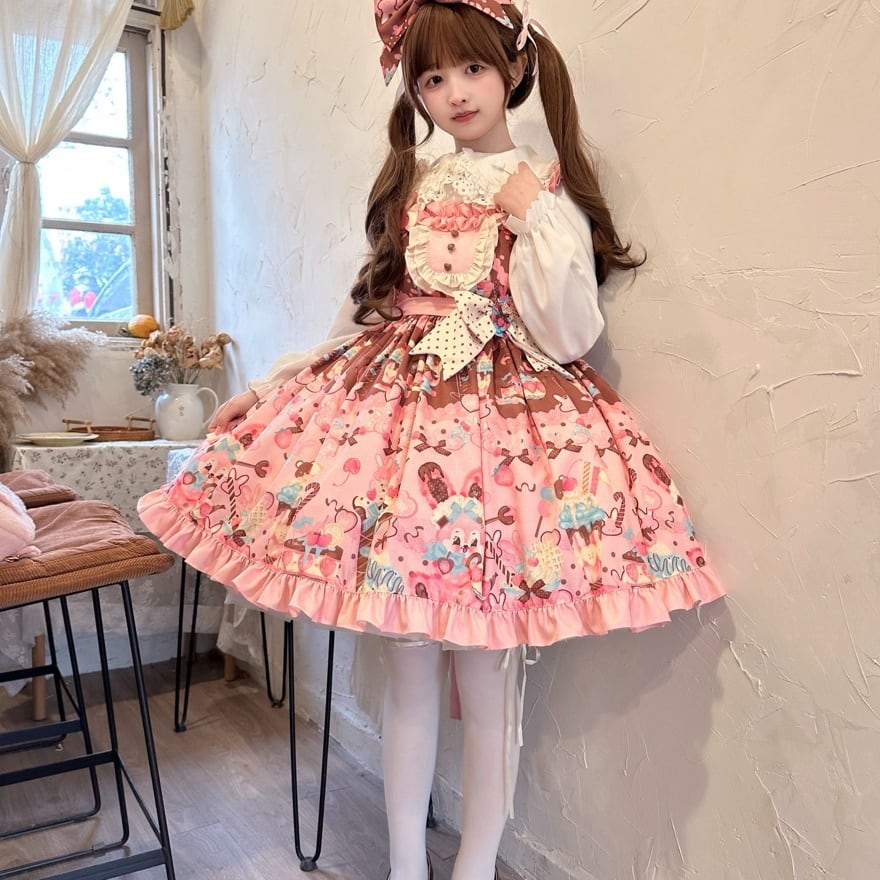 ゆめかわいい量産型 ｜うさぎとスイーツが踊る ピンクのジャンパー