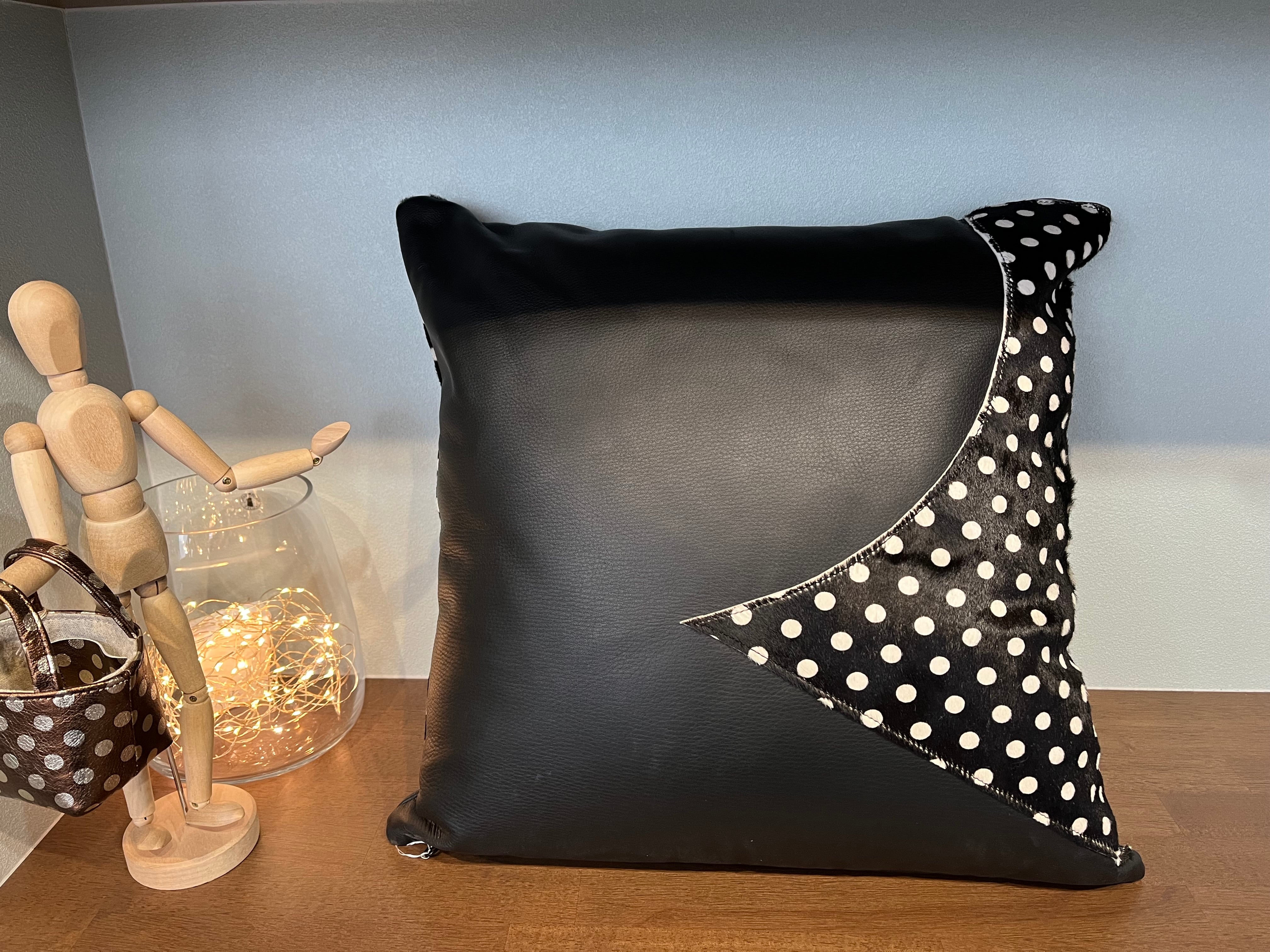 クッション①（ブラック×ハラコ水玉） | 革の店シェリス