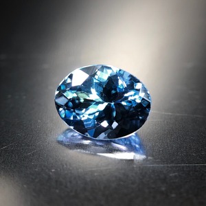 妖艶に溶け合う蒼と翠 1.3ct 天然 マルチカラー タンザナイト