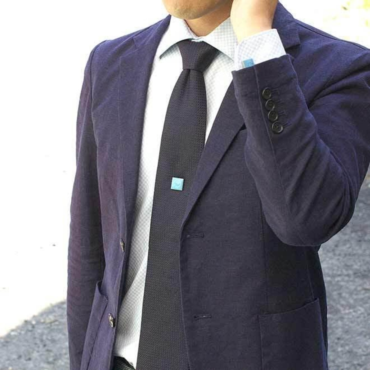 結晶 ピンバッチ