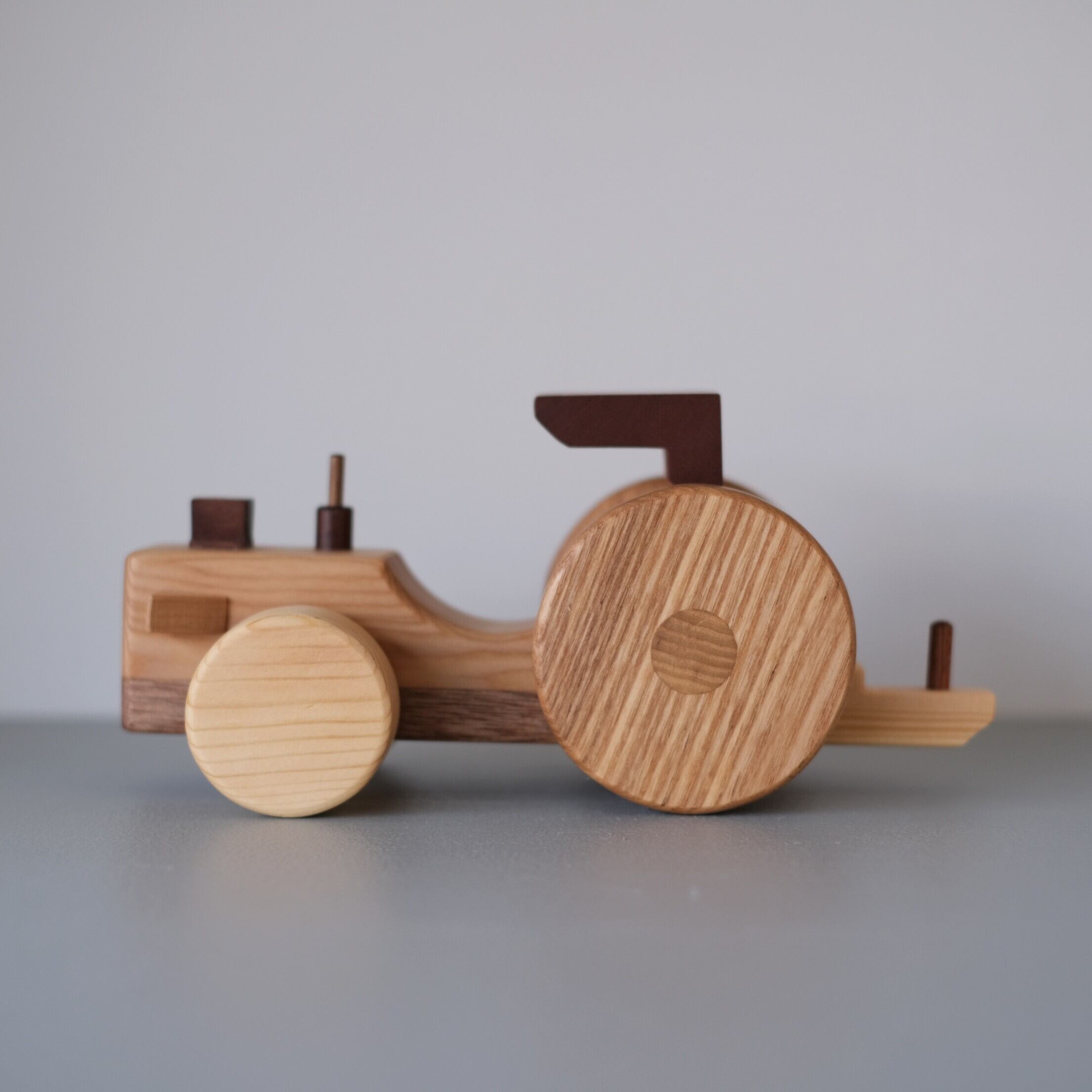 木のおもちゃ トラクター | ulue furniture works