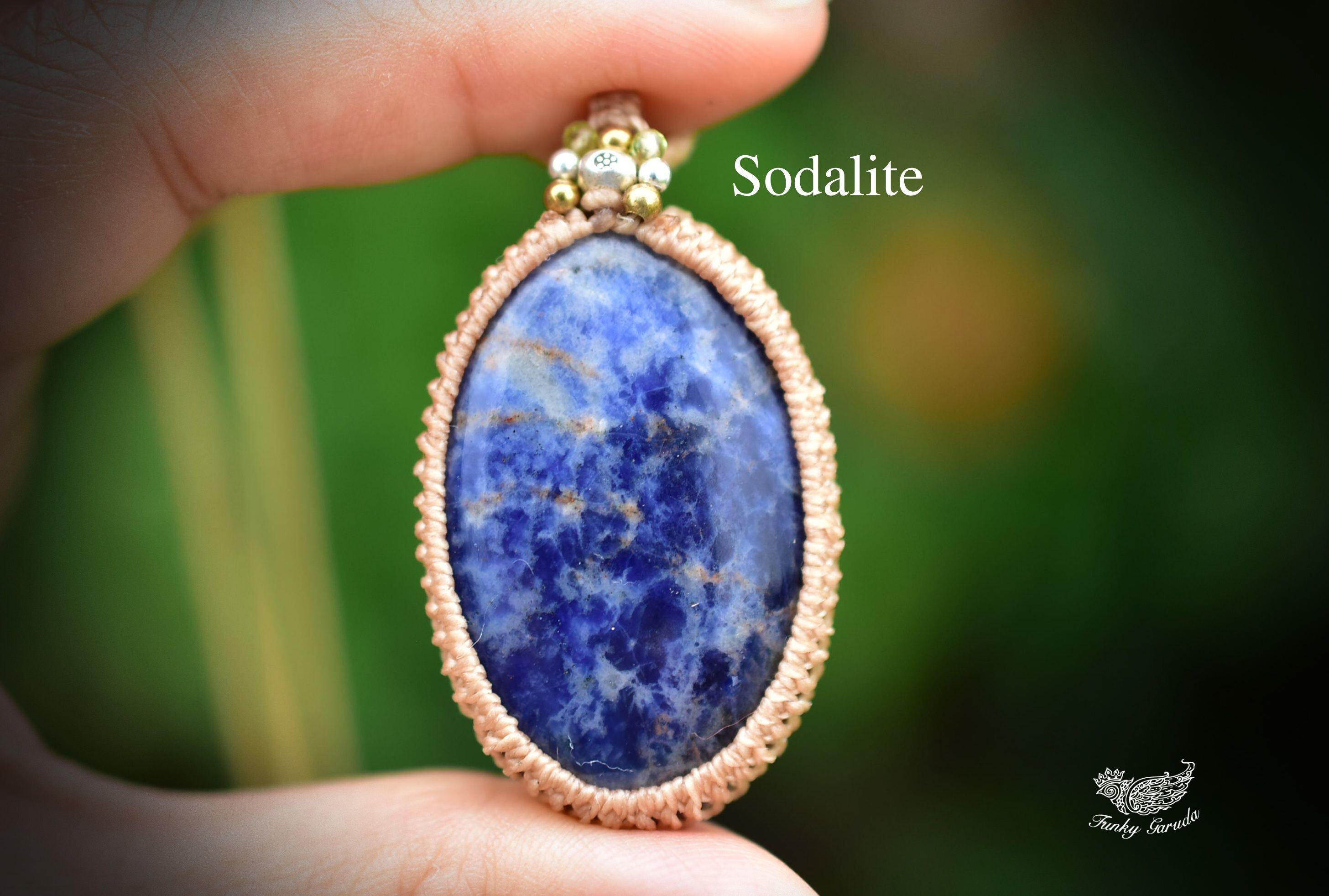 雲上からの景色★ソーダライト マクラメペンダントsody001